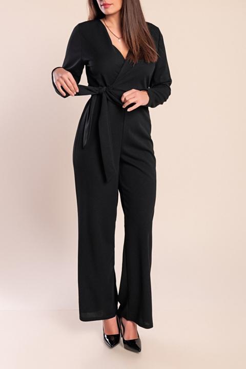 The model in the picture is 170 cm tall and wears size S.