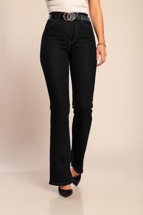 The model in the photo is 168 cm tall and is wearing a size S.