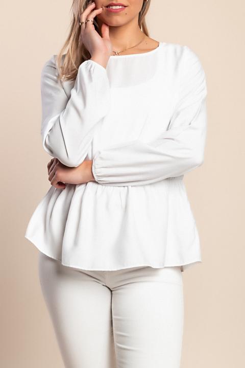 The model is 175 cm tall and wears size M.